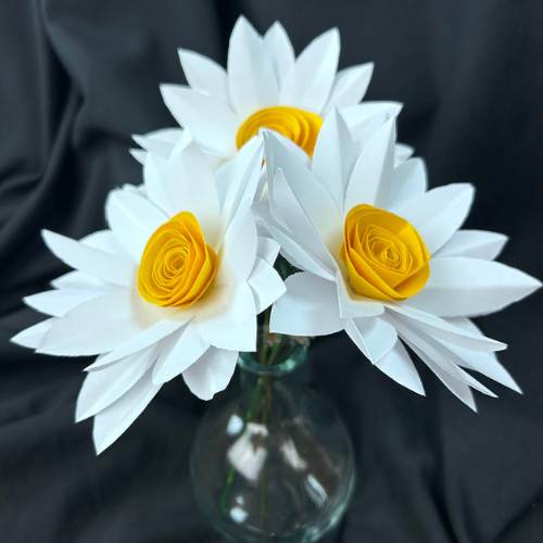 Paper Flowers_ Whimsical Daisy Bouquet